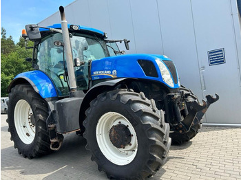 Tractor NEW HOLLAND T7.235