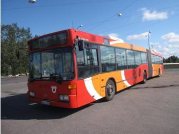 Mercedes-Benz 0405 GN - Autobús urbano