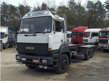 Iveco 240 E 32 6x2 - Chasis camión