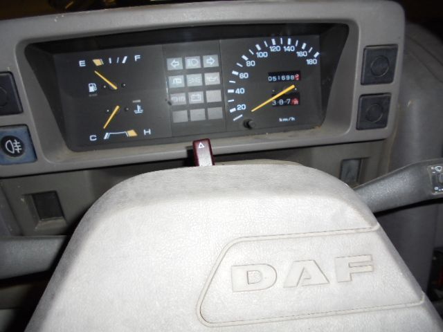 Camión caja abierta DAF 400 400: foto 11