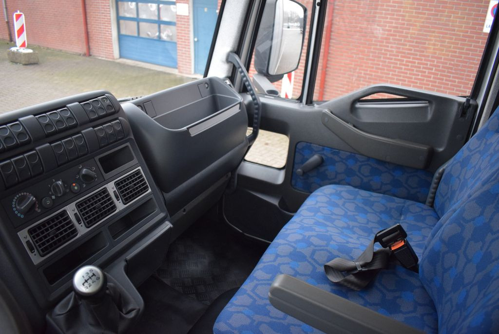 Camión caja cerrada Iveco  Eurocargo 75E16 Möbelkoffer EURO5 Klima 1.Hand: foto 17