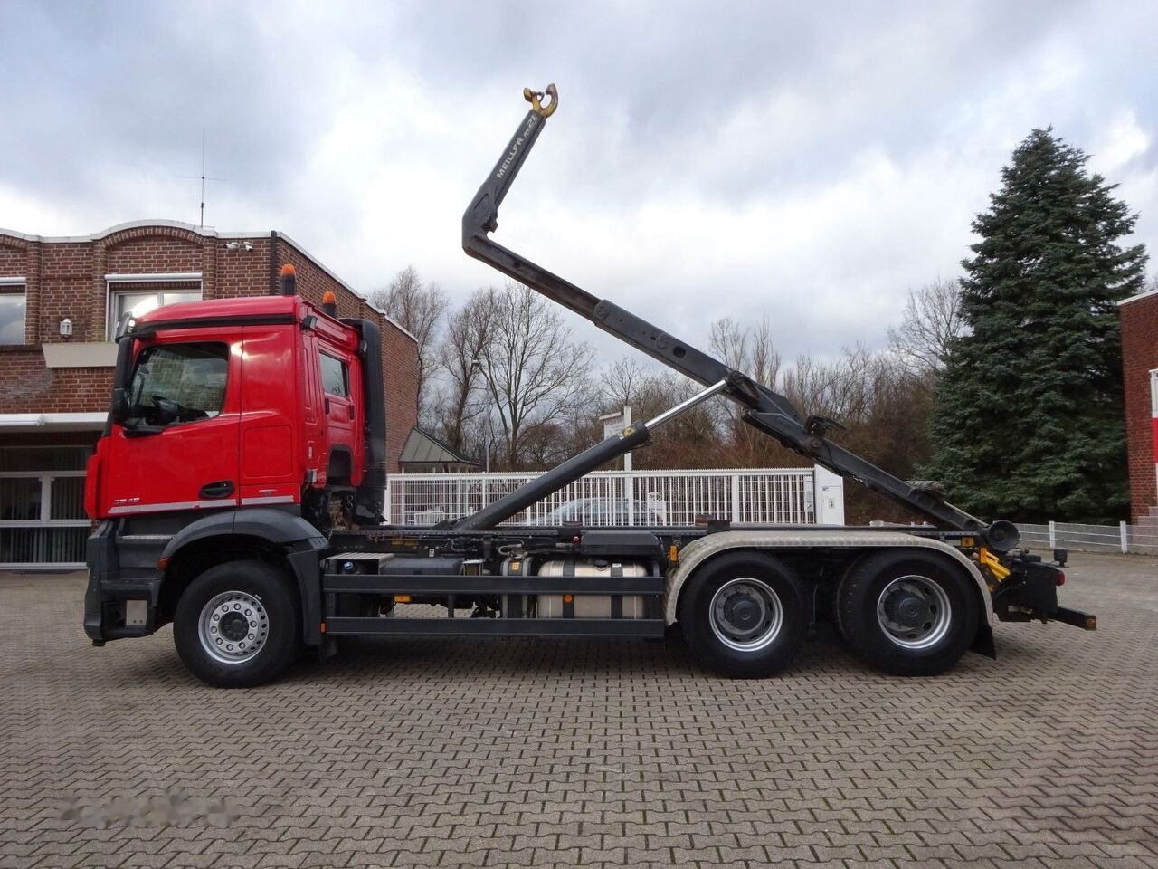 Multibasculante camión Mercedes-Benz Arocs 2645 Hook lift truck 6x4: foto 10
