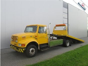 INTERNATIONAL 4700 DT 466 4X2 MANUEL CAR TRANSPO  - Portavehículos camión