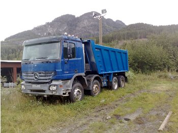 MERCEDES 41-50 - Volquete camión