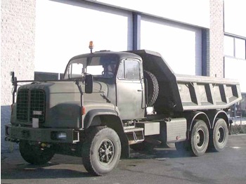 SAURER D330 - Volquete camión