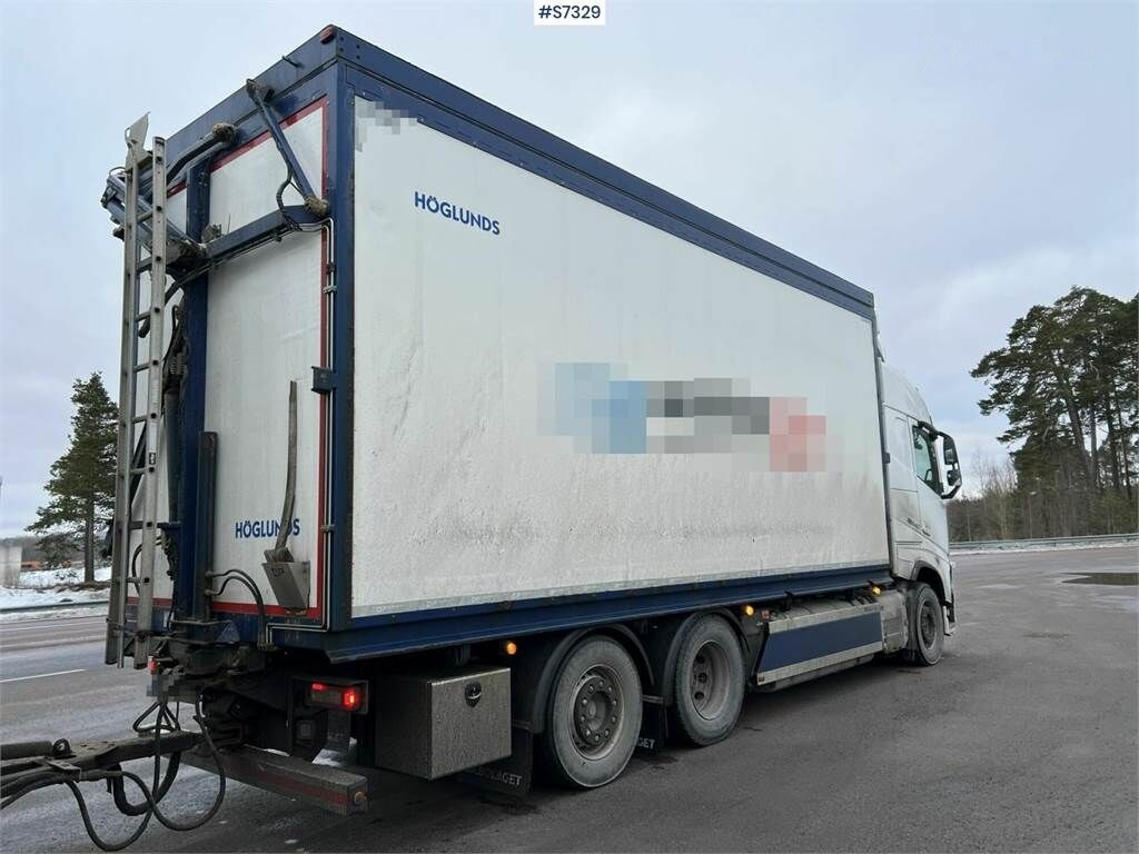 Camión caja cerrada Volvo FH 6x2 wood chip truck with trailer: foto 17