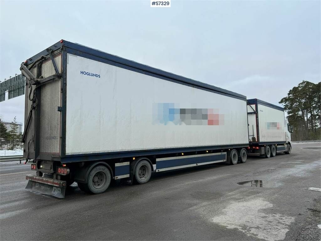 Camión caja cerrada Volvo FH 6x2 wood chip truck with trailer: foto 9