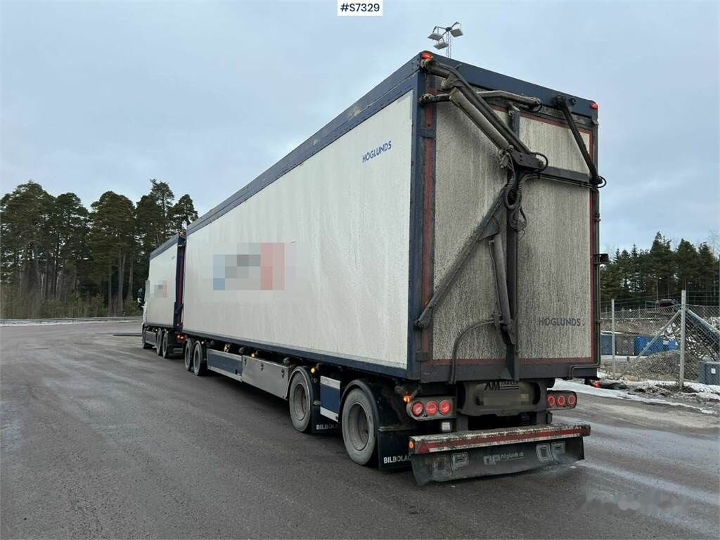 Camión caja cerrada Volvo FH 6x2 wood chip truck with trailer: foto 11