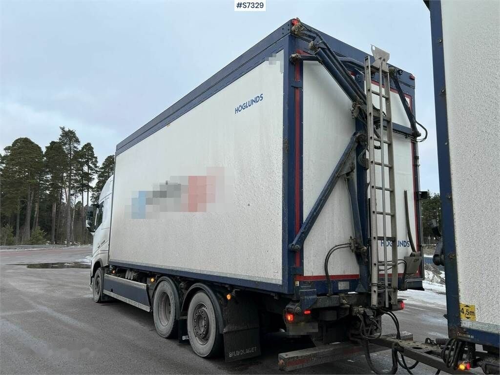 Camión caja cerrada Volvo FH 6x2 wood chip truck with trailer: foto 20
