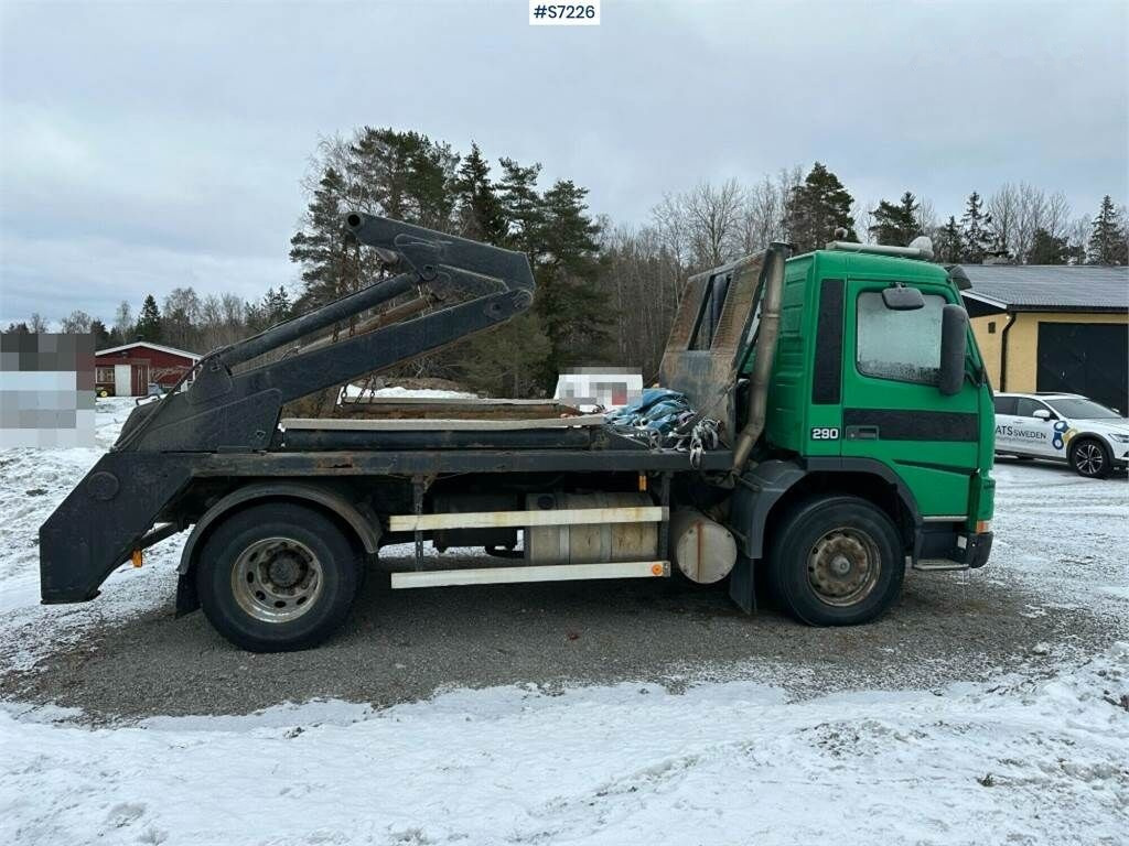 Portacontenedor de cadenas camión Volvo FM7 4X2 Lift dumper: foto 2