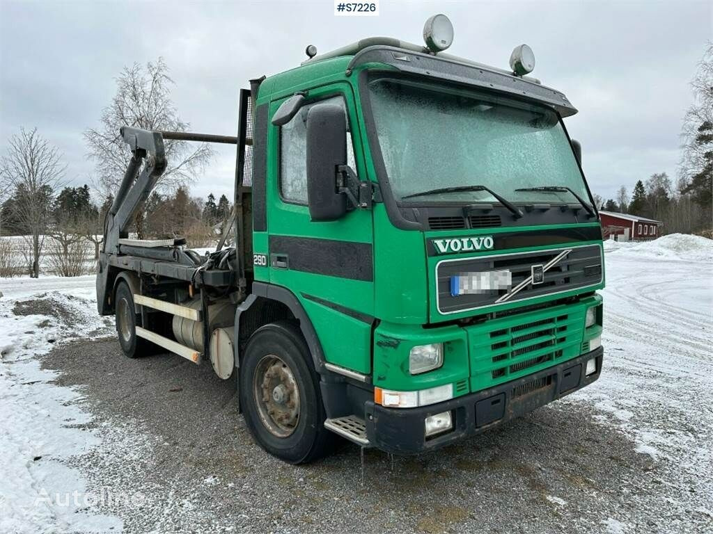Portacontenedor de cadenas camión Volvo FM7 4X2 Lift dumper: foto 7
