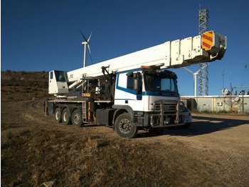 Camión con plataforma elevadora IVECO