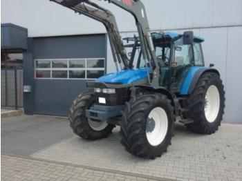 Tractor New Holland TM 135: foto 1