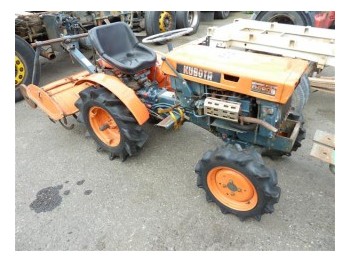 Kubota B6000 - Tractor