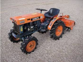 Kubota B6000 4X4 - Tractor