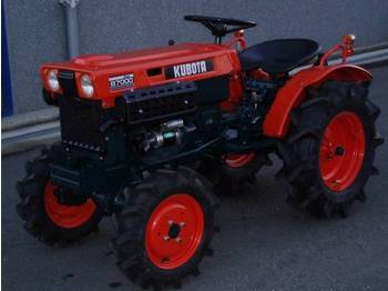 Kubota B7000 DT - 4X4 - Tractor