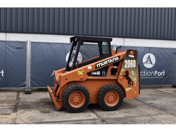 Mustang 2060 - Cargadora