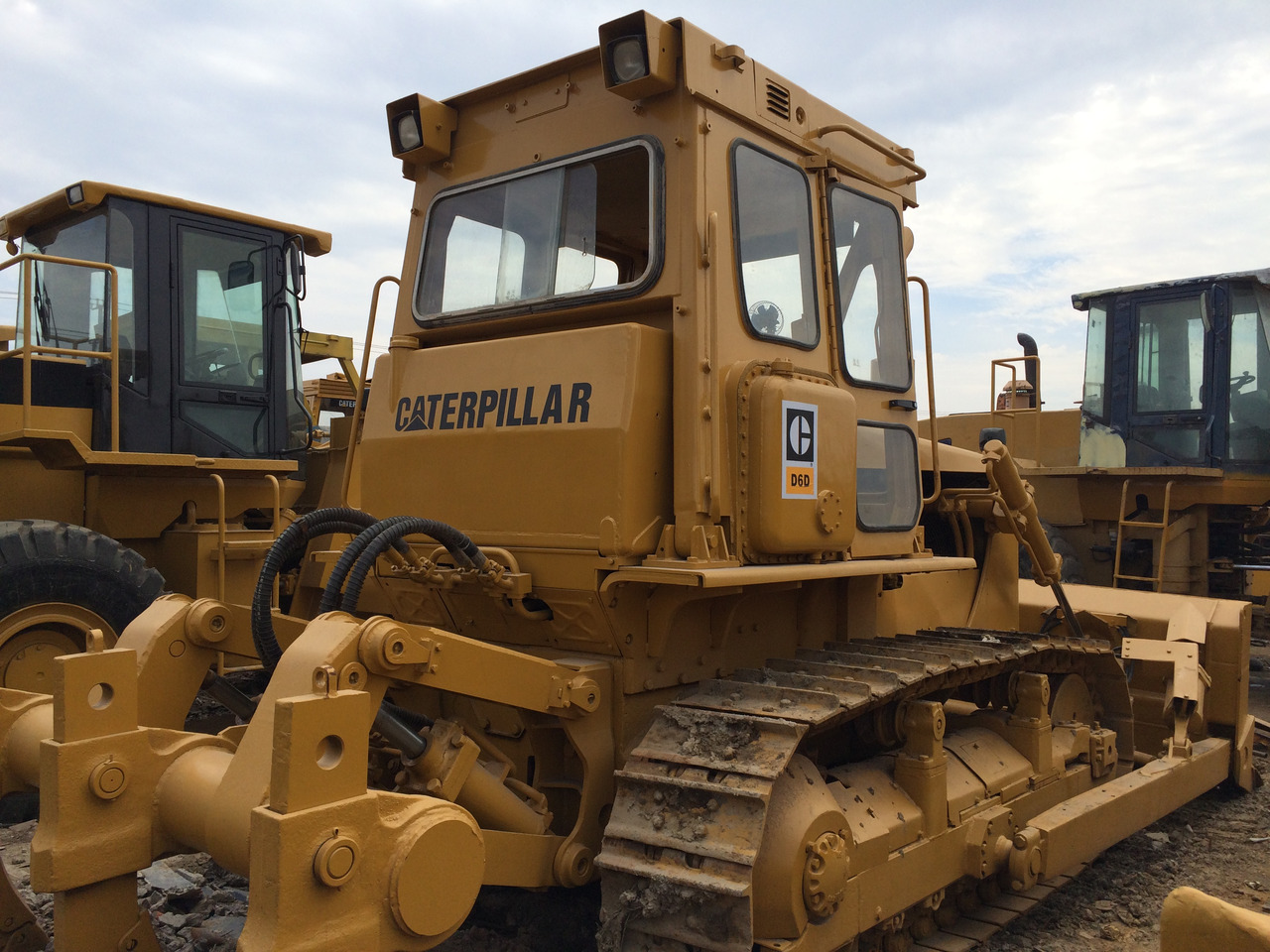 Bulldozer nuevo Famous brand CATERPILLAR used D6D in  good condition on sale: foto 3