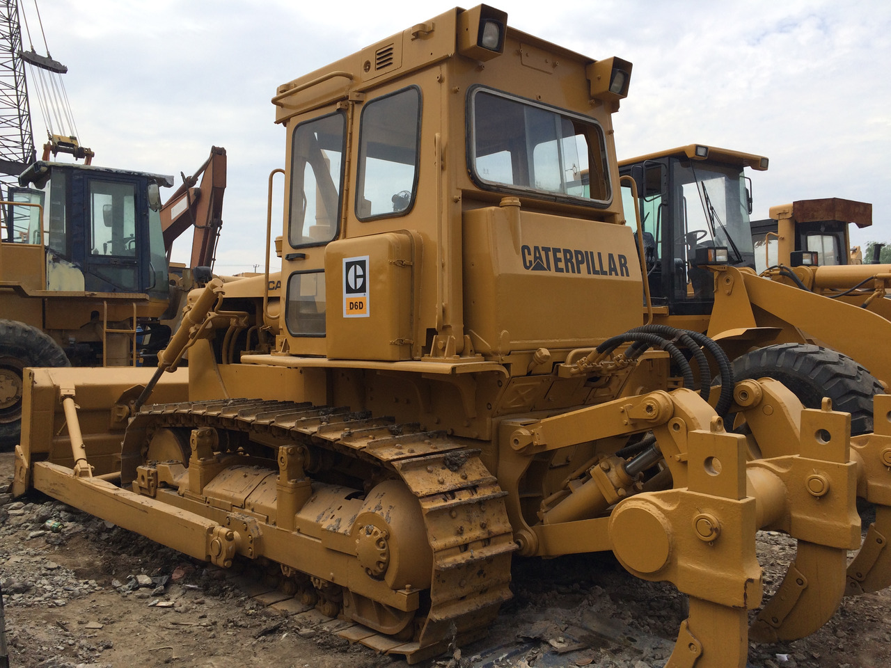 Bulldozer nuevo Famous brand CATERPILLAR used D6D in  good condition on sale: foto 2