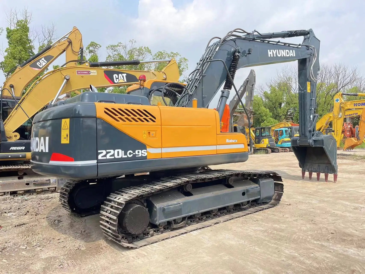 Excavadora de cadenas HYUNDAI R220 -9S track excavator 22 tons Korean hydraulic digger: foto 3