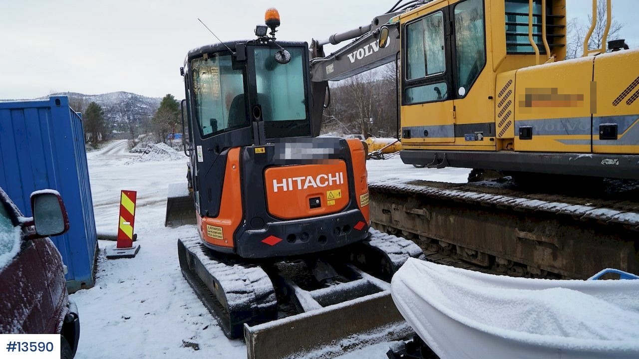 Excavadora Hitachi ZX55U-A5: foto 5