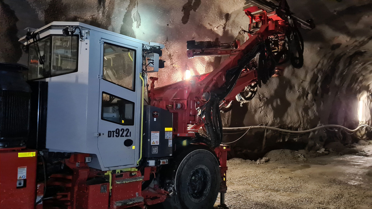 Maquinaria para minería Sandvik DT922I: foto 3