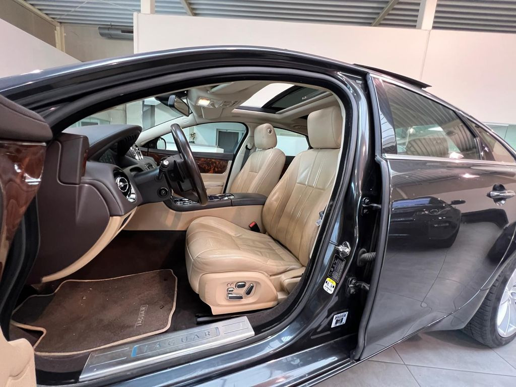 Coche Jaguar XJ Premium Luxury 3.0 V6 Diesel*SV BOOK JAG*: foto 8