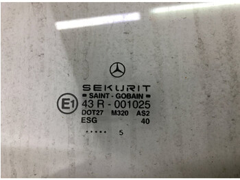 Ventana y piezas Mercedes-Benz SEKURIT SAINT-GOBAIN Atego 1318 (01.98-12.04): foto 2