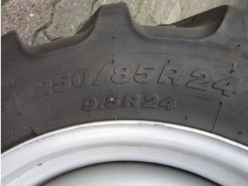 Kleber 250/85 R24 (9.5 R24) - Neumático