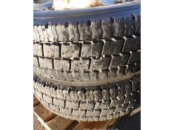 Neumáticos Michelin 295/80 R22,5 dubbdäck