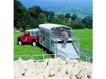 Ifor Williams TA510 - Transporte de ganado remolque