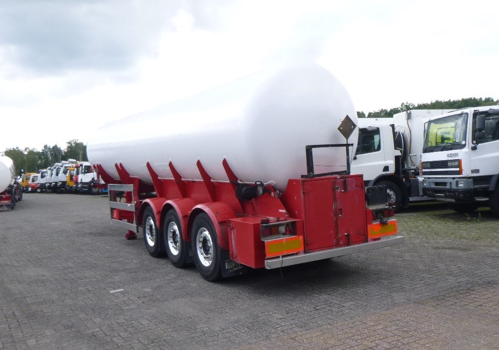 Cisterna semirremolque para transporte de gas Clayton Gas tank steel 31.8 m3 (low pressure 10 bar): foto 3
