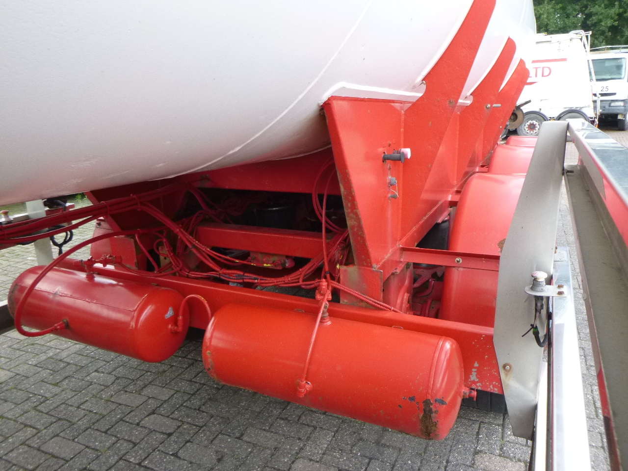 Cisterna semirremolque para transporte de gas Clayton Gas tank steel 31.8 m3 (low pressure 10 bar): foto 18