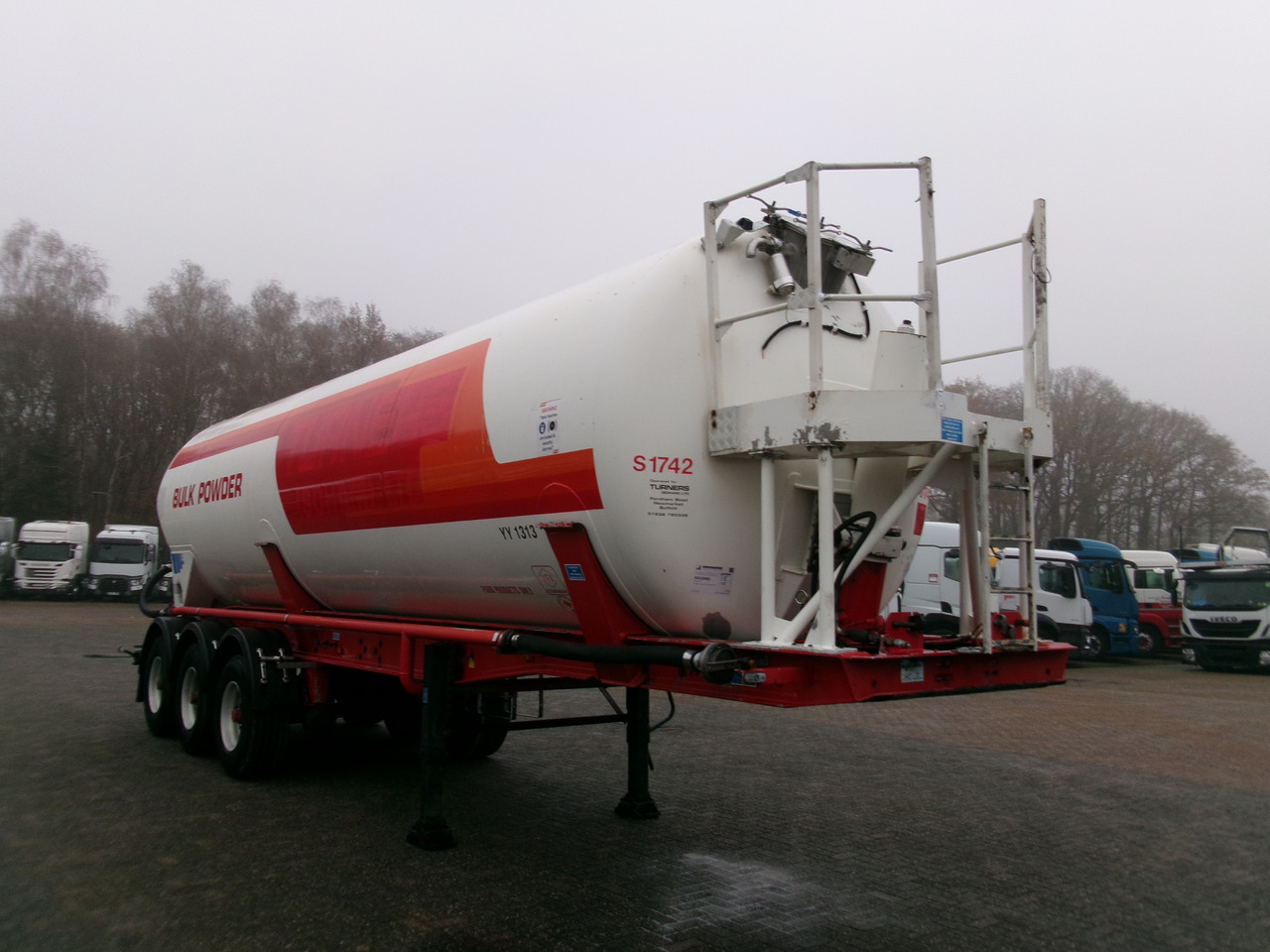 Cisterna semirremolque para transporte de harina Feldbinder Powder tank alu 41 m3 (tipping): foto 2