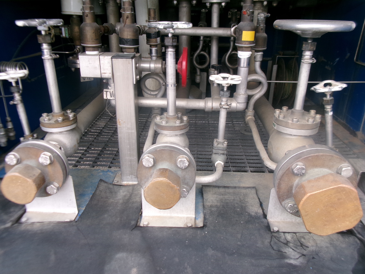 Cisterna semirremolque para transporte de gas Indox Low-pressure LNG gas tank inox 56.2 m3 / 1 comp: foto 7