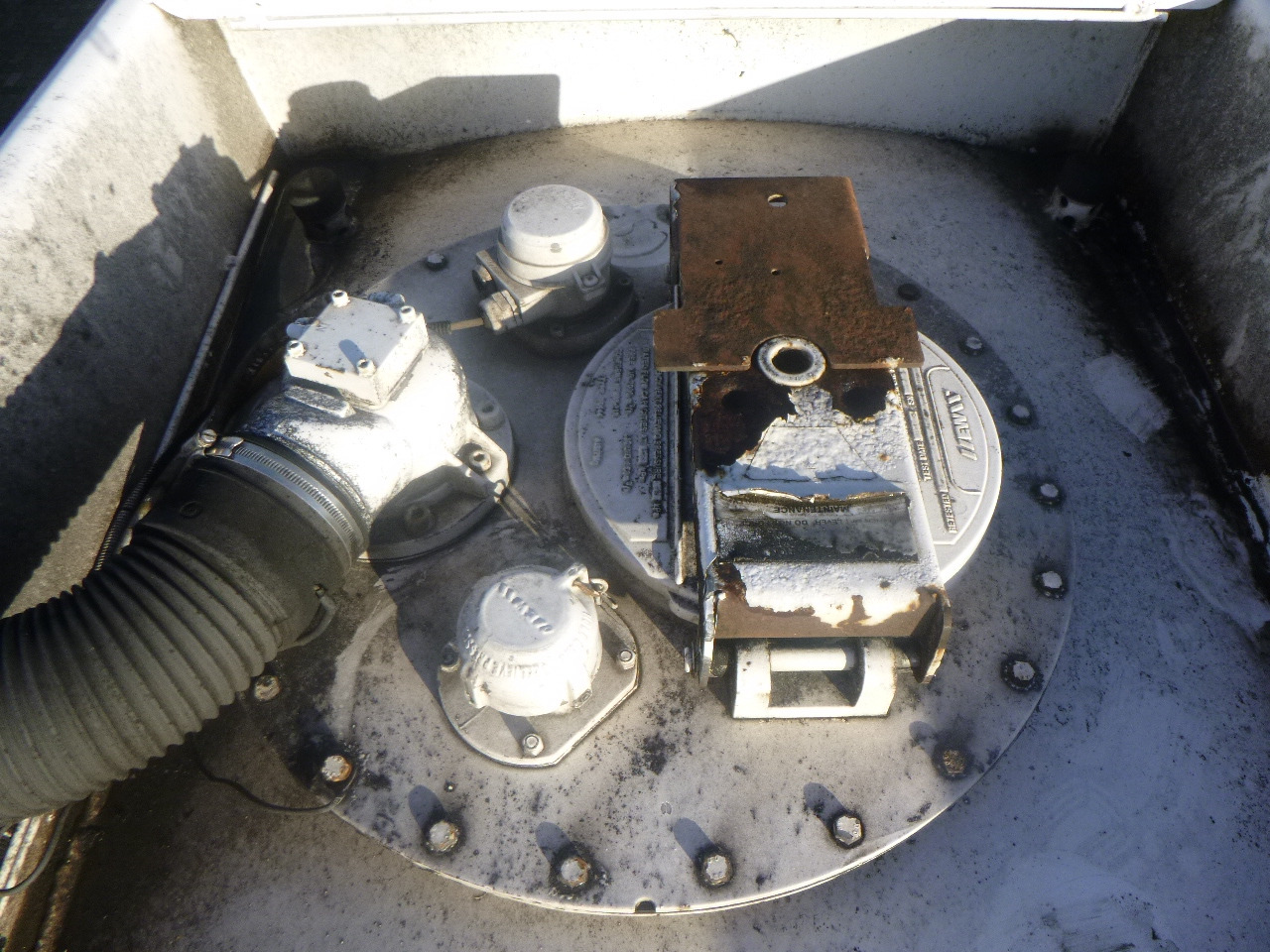 Cisterna semirremolque para transporte de combustible L.A.G. Fuel tank alu 44.4 m3 / 6 comp + pump: foto 30