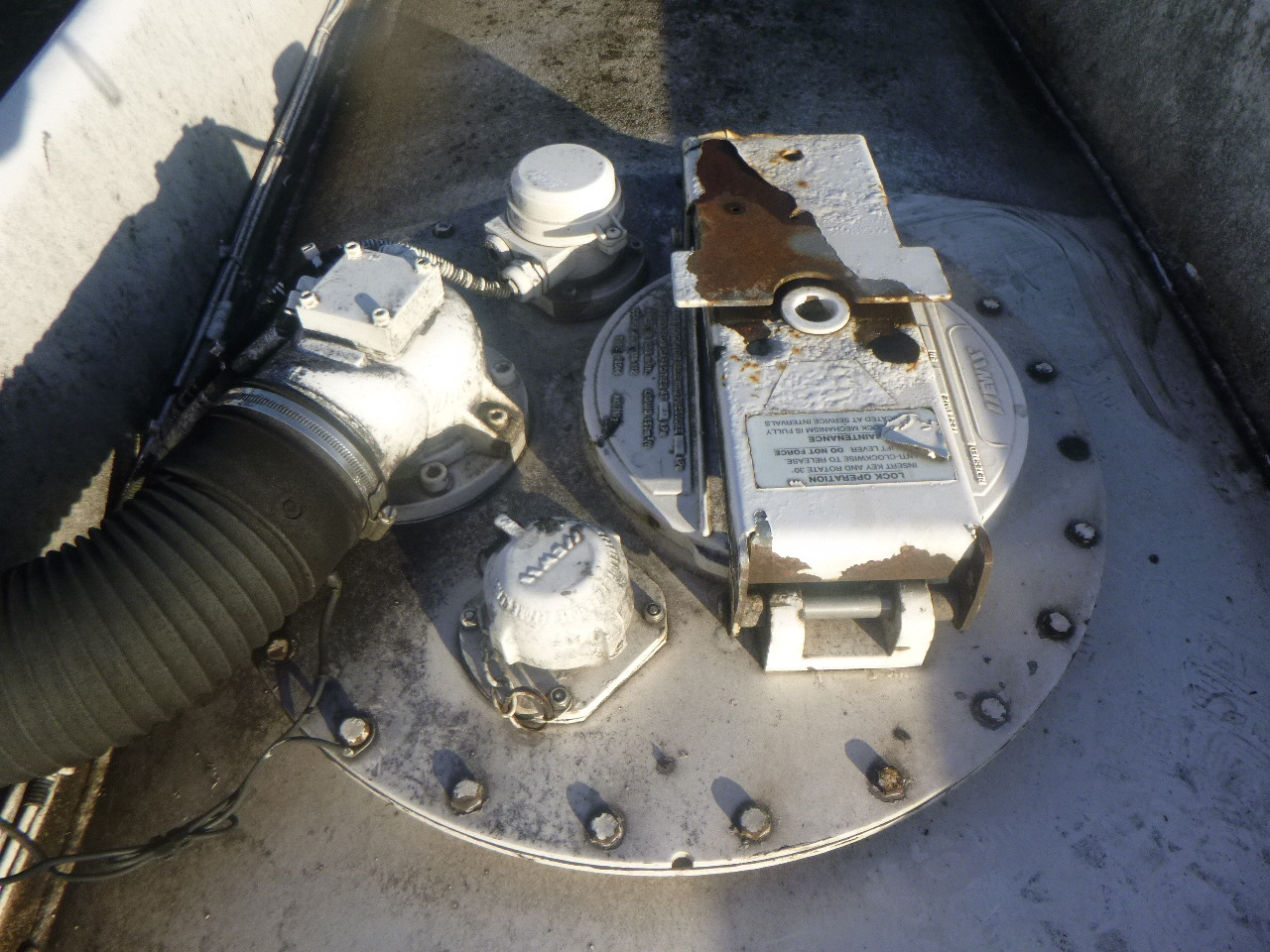 Cisterna semirremolque para transporte de combustible L.A.G. Fuel tank alu 44.4 m3 / 6 comp + pump: foto 28