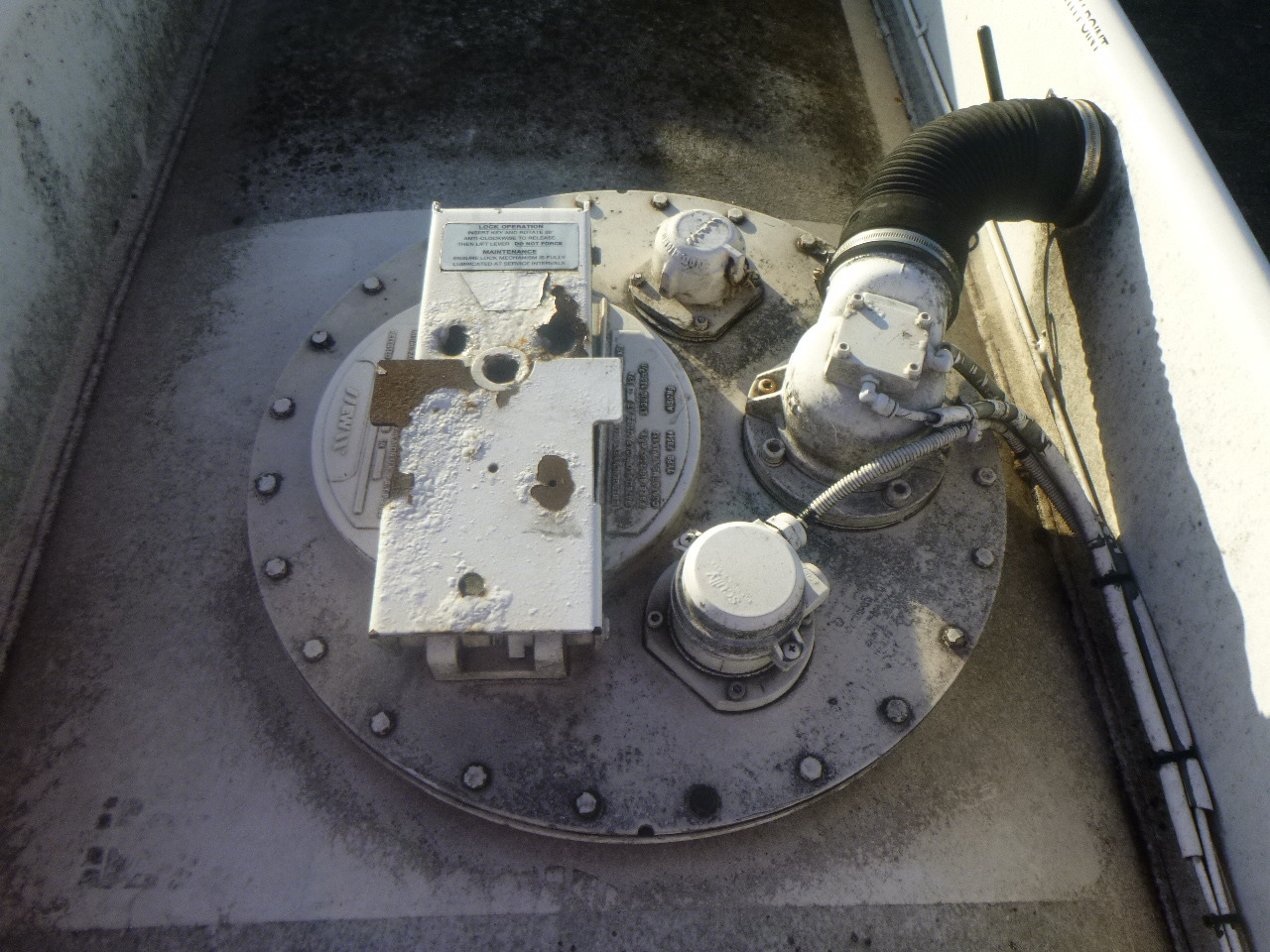 Cisterna semirremolque para transporte de combustible L.A.G. Fuel tank alu 44.4 m3 / 6 comp + pump: foto 20