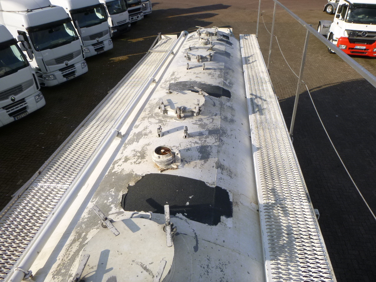 Cisterna semirremolque para transporte de harina L.A.G. Powder tank alu 58.5 m3 (tipping): foto 9