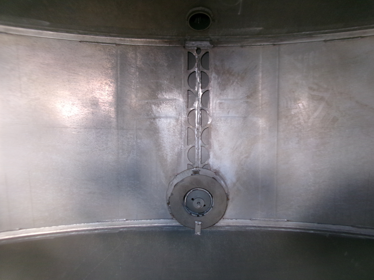 Cisterna semirremolque para transporte de combustible Lakeland Fuel tank alu 42.8 m3 / 6 comp + pump: foto 25