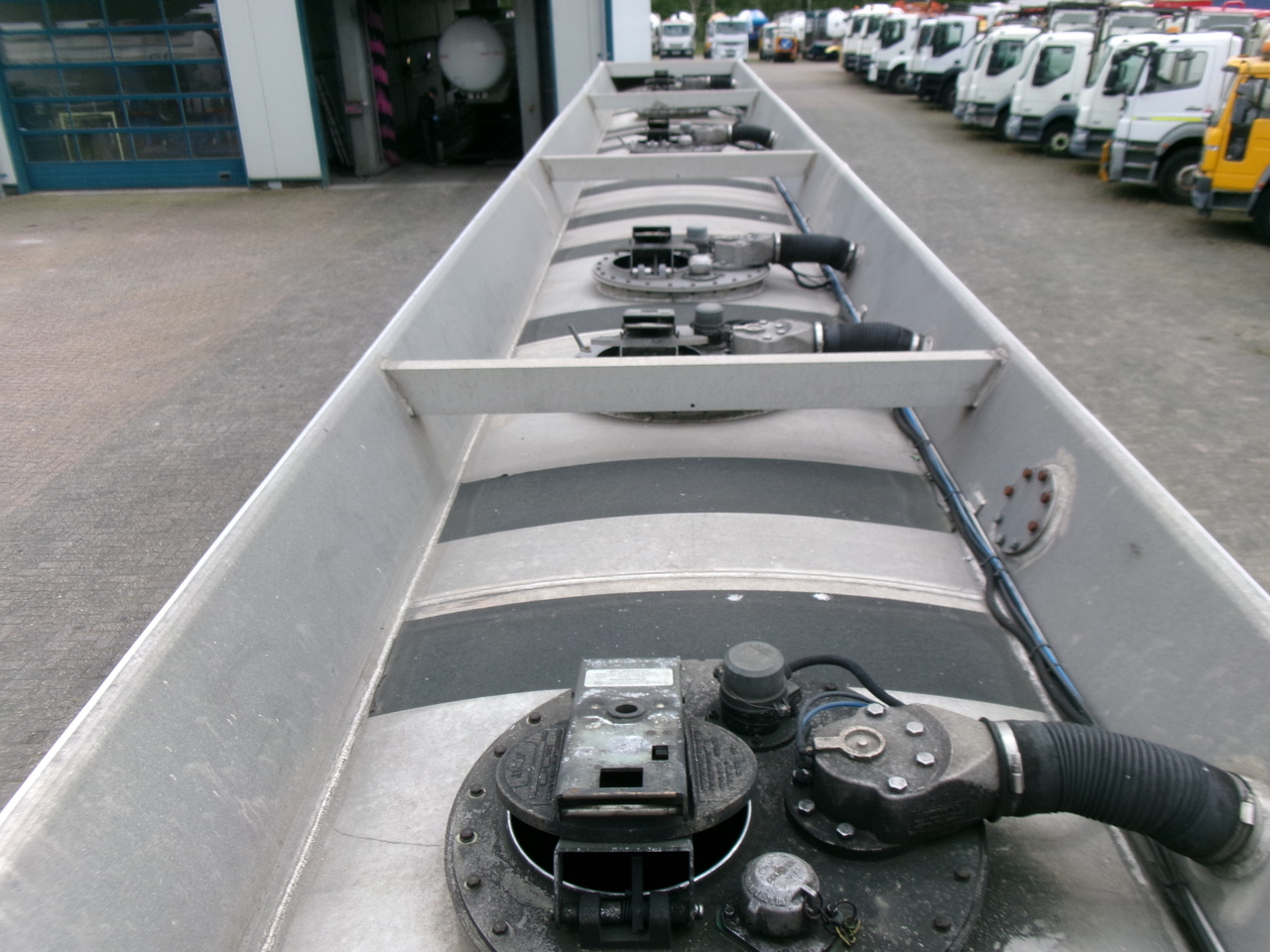 Cisterna semirremolque para transporte de combustible Lakeland Fuel tank alu 42.8 m3 / 6 comp + pump: foto 23