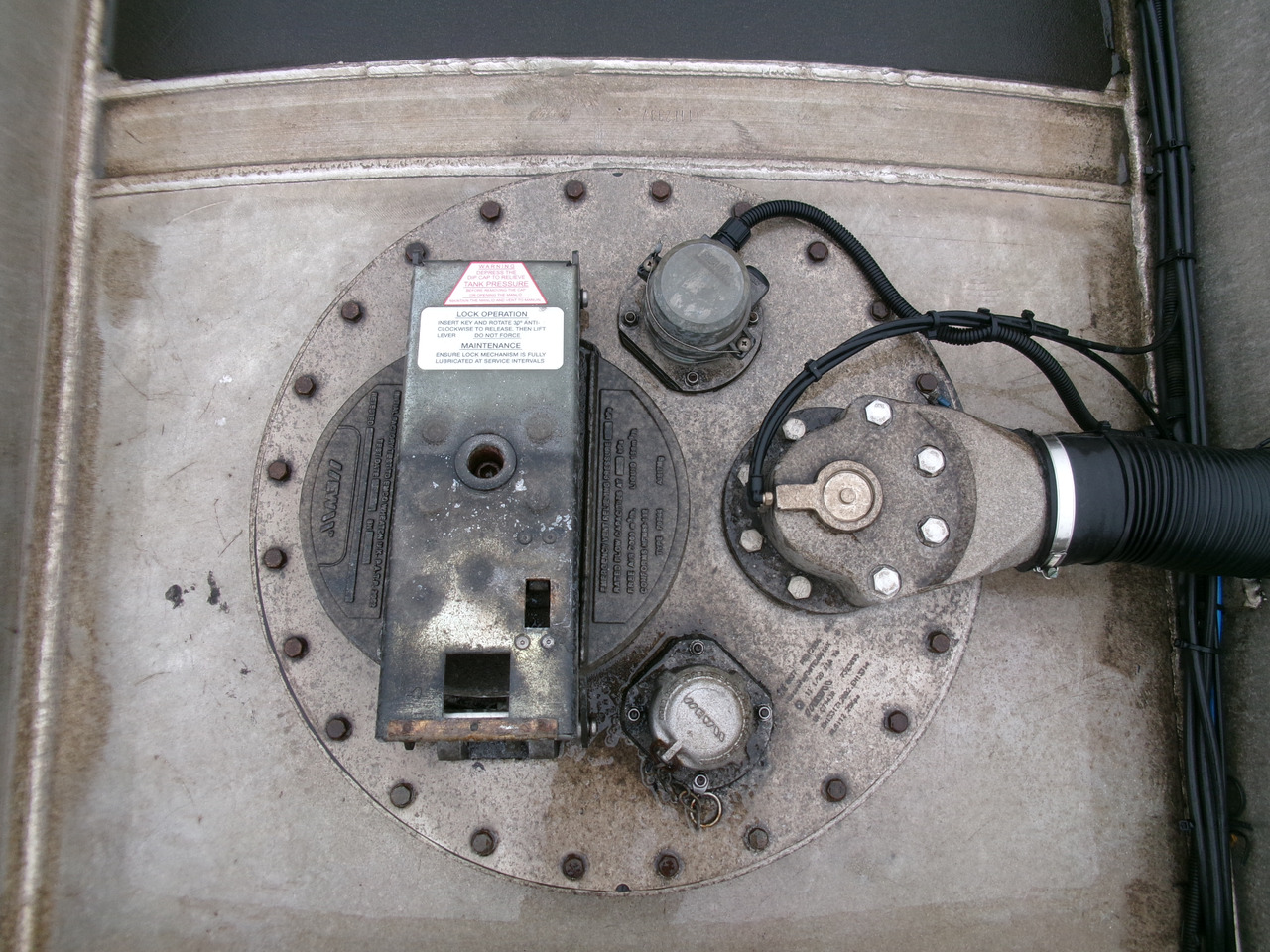 Cisterna semirremolque para transporte de combustible Lakeland Fuel tank alu 42.8 m3 / 6 comp + pump: foto 19