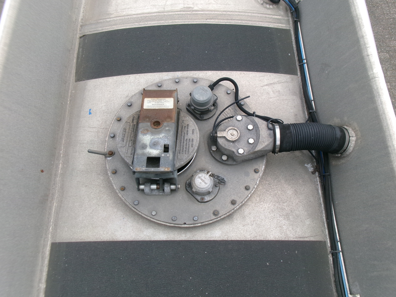 Cisterna semirremolque para transporte de combustible Lakeland Fuel tank alu 42.8 m3 / 6 comp + pump: foto 28