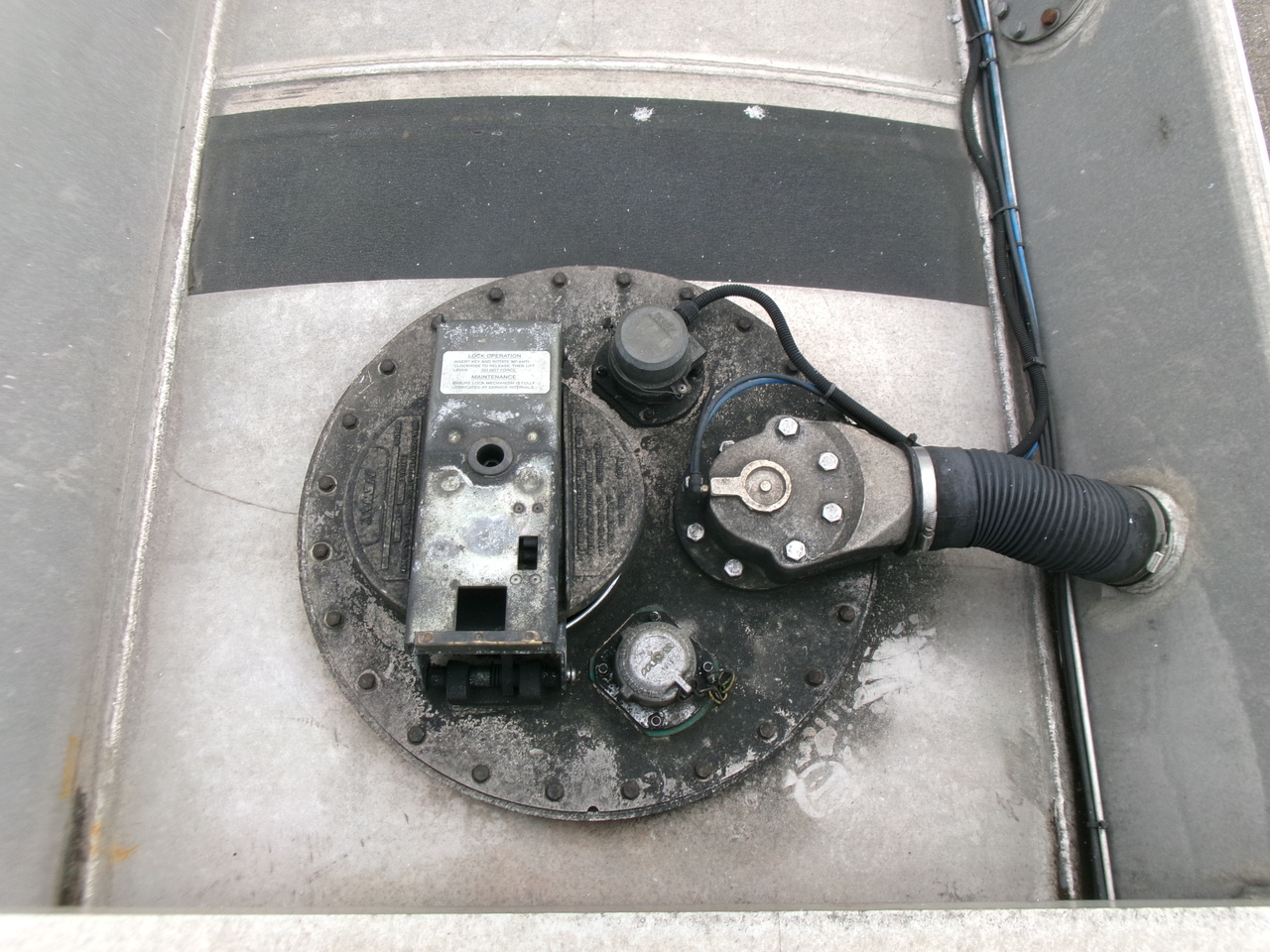 Cisterna semirremolque para transporte de combustible Lakeland Fuel tank alu 42.8 m3 / 6 comp + pump: foto 34
