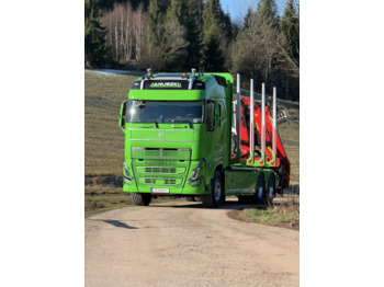 Camión forestal VOLVO FH13 540