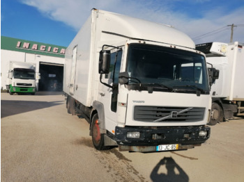 Camión caja cerrada VOLVO FL6