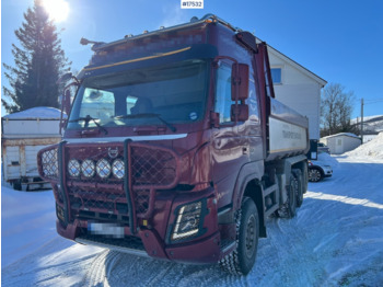 Volquete camión VOLVO FMX 540