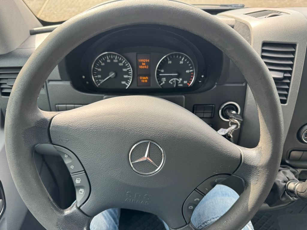 Furgón Mercedes-Benz Sprinter 319 CDI Van: foto 13