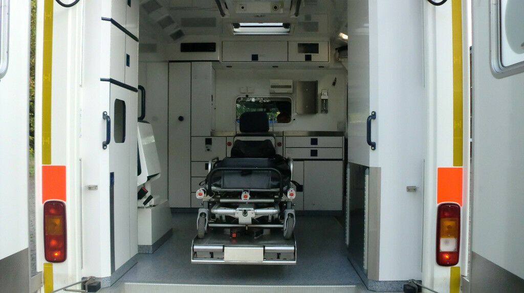 Ambulancia Mercedes-Benz Sprinter 516 CDI  4x4 WAS Koffer // Garantie //: foto 2