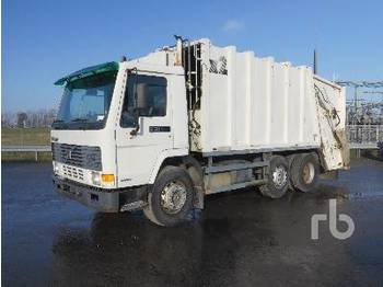 Camión de basura VOLVO FL7.230 6x2 Rear Loader: foto 1